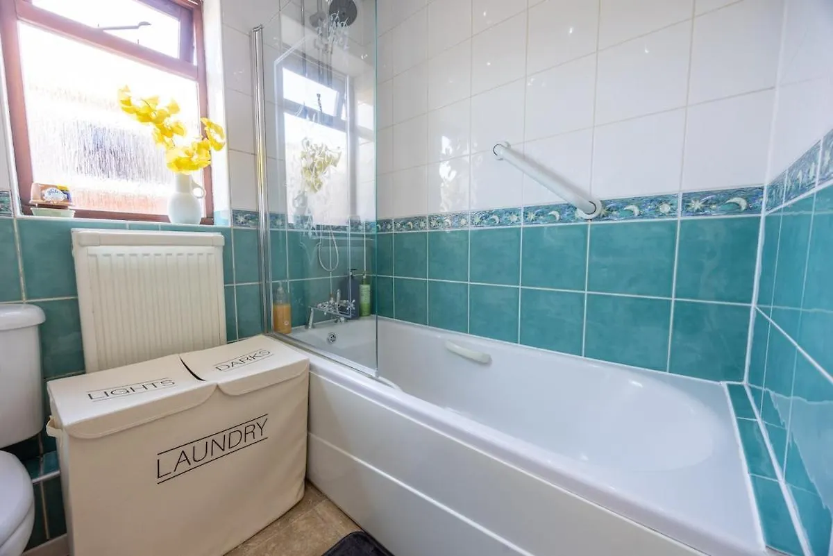 Apartment Kingsholm Sunnyvibes 2 Bedrooms Free Parking 3 Plus Nights Deal Gloucester