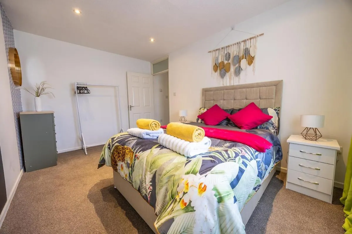 Apartment Kingsholm Sunnyvibes 2 Bedrooms Free Parking 3 Plus Nights Deal Gloucester United Kingdom